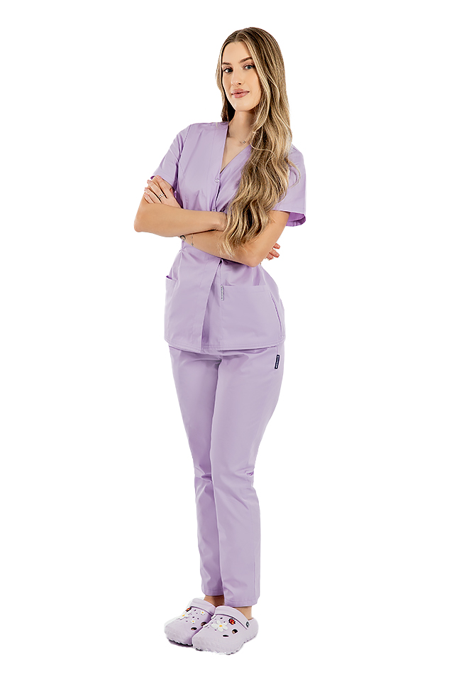 Costum Medical Dama Tip Kimono Lila – Delicatete si Calm in Tinuta de Lucru