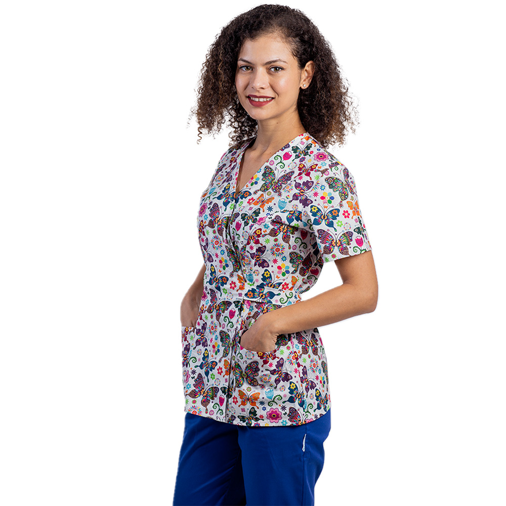 Costum medical kimono Fantasy, bluza cu imprimeu si pantaloni cu elastic