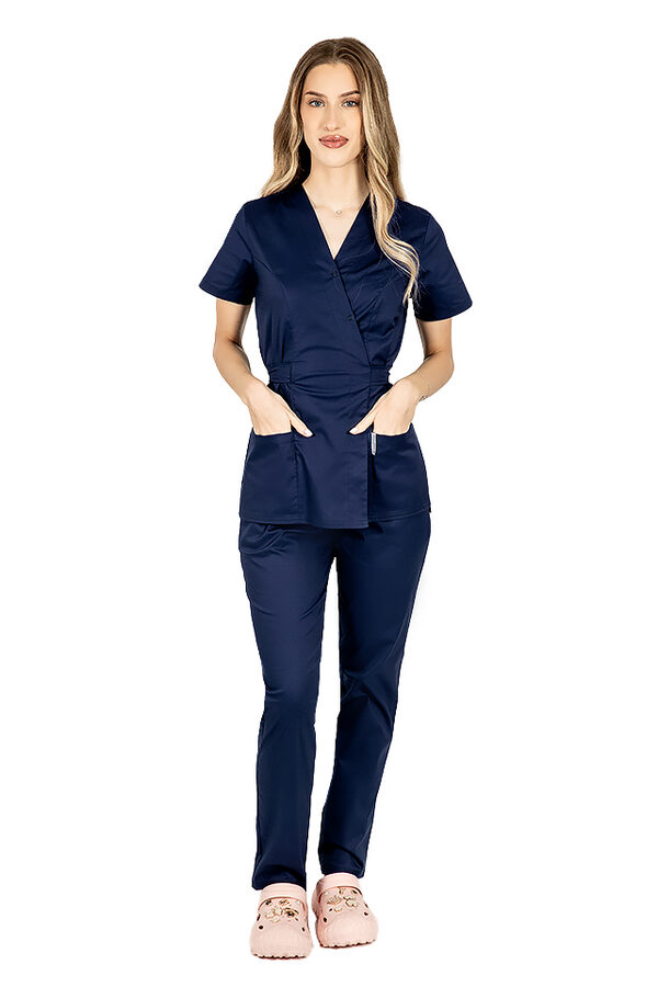 Costum Medical Dama Tip Kimono Bleumarin – Autoritate si Practic in Egala Masura