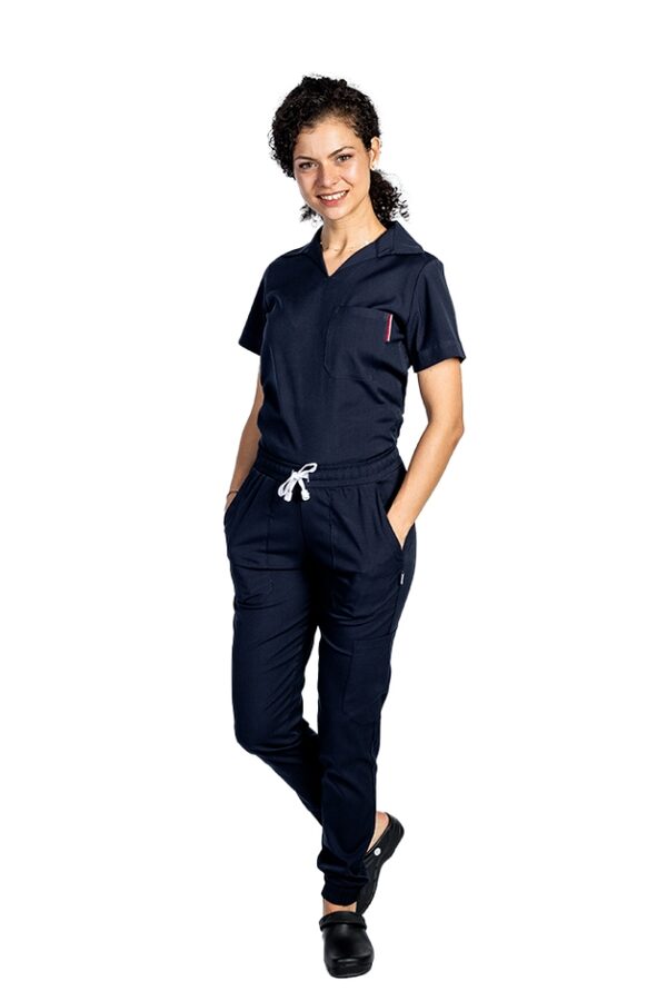 OUTLET Costum medical stretch polo bleumarin, cu bluza in V si pantaloni tip jogger, cu snur si elastic